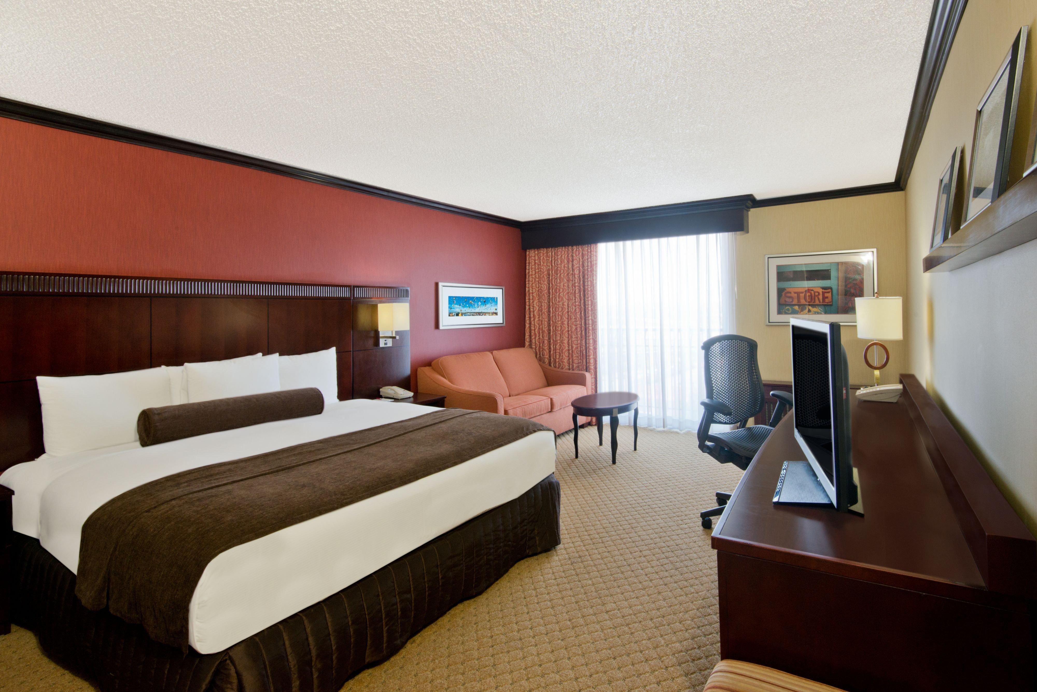 Hotel Crowne Plaza By Ihg 4*