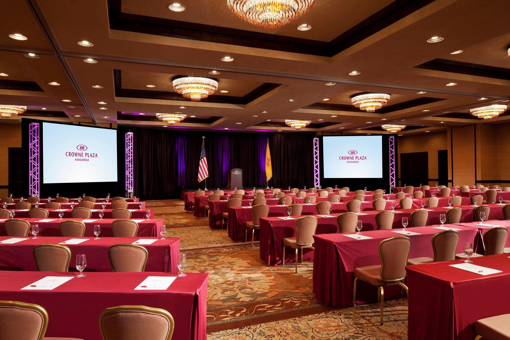 Hotel Crowne Plaza By Ihg 4*
