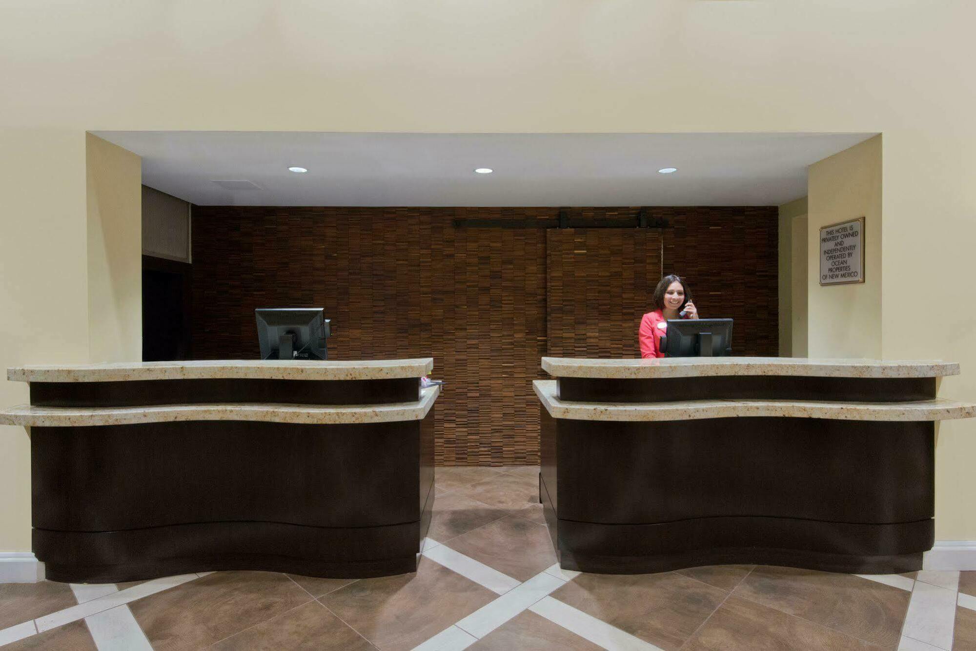 Crowne Plaza By Ihg Hotel 4*